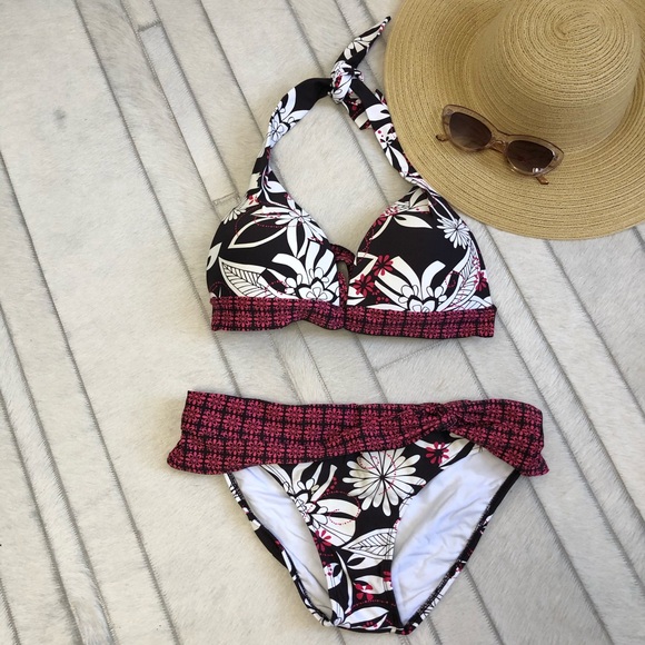 Skye 🐚🌴🏊🏻‍♀️ - Picture 5 of 8